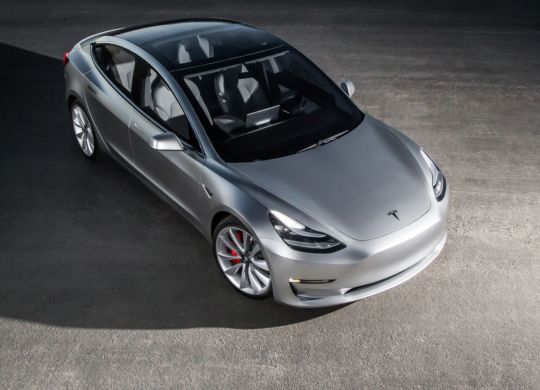 2017-Tesla-Model-3-top-view