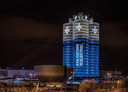 bmw-group-headquarters-transformed-into-batteries-in-munich_100637358_m