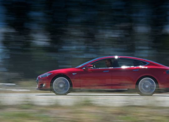 Model_S_(4)_2560x1440